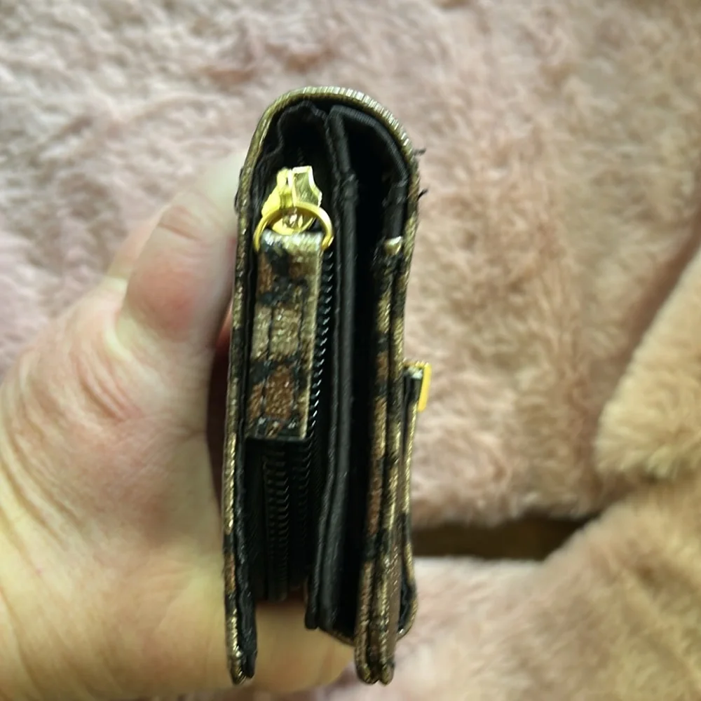 Tahari Metallic Leopard Print Wallet - Picture 9 of 11